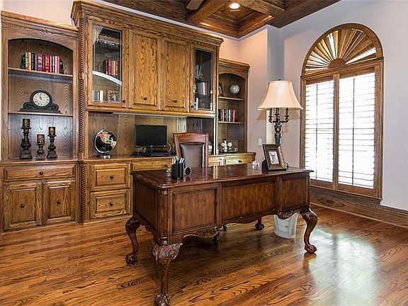 3rd image of 5061 Castle Creek Ln
