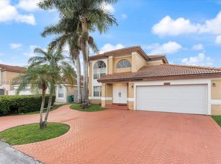 19902 NW 86th Ave, Hialeah, FL 33015