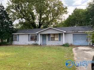 2926 Solitude Rd, Albertville, AL 35950