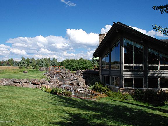 3rd image of 250 Huckleberry Dr