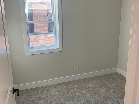 5th image of 3322 W Devon Ave #2