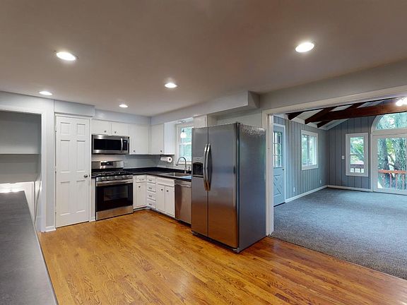 4th image of 9507 Gina Dr