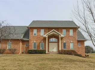 5025 S Fork Ln, Waterloo, IA 50701