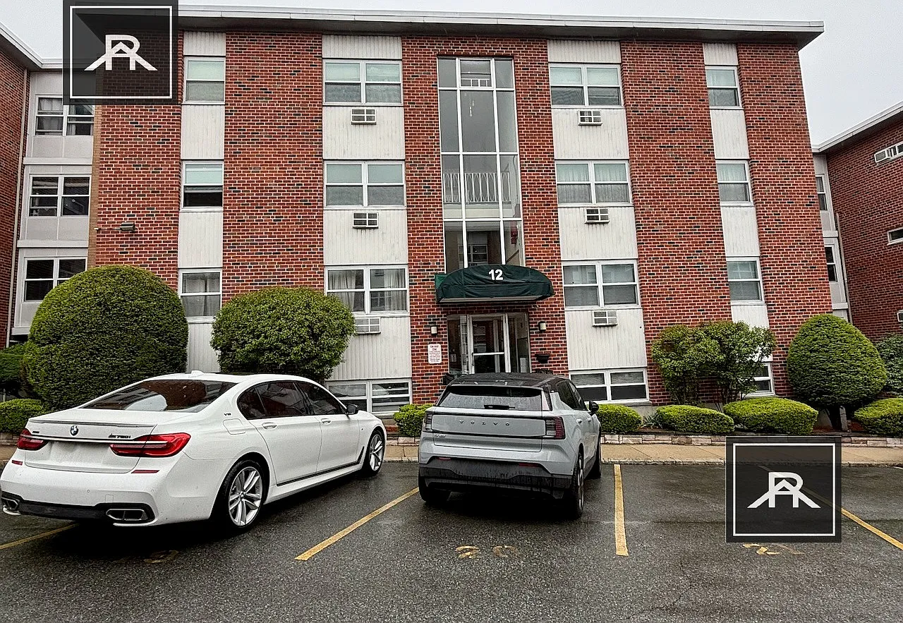 2 bed, 1.0 bath, 735 sqft, $2,900 — Photo 1