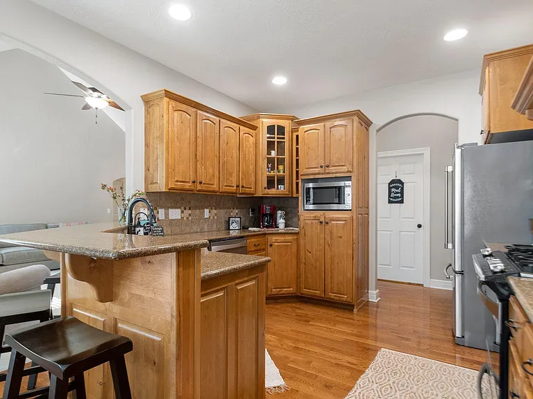 4332 E Ambrose Dr — Photo 10