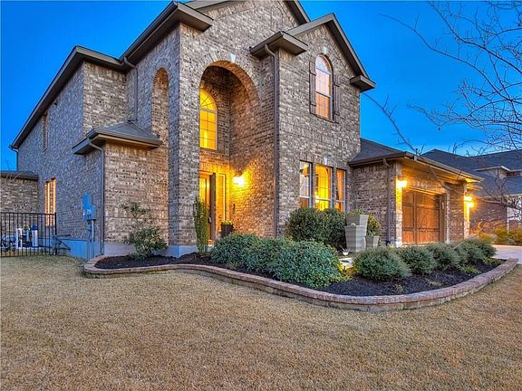 3rd image of 4321 Greatview Dr