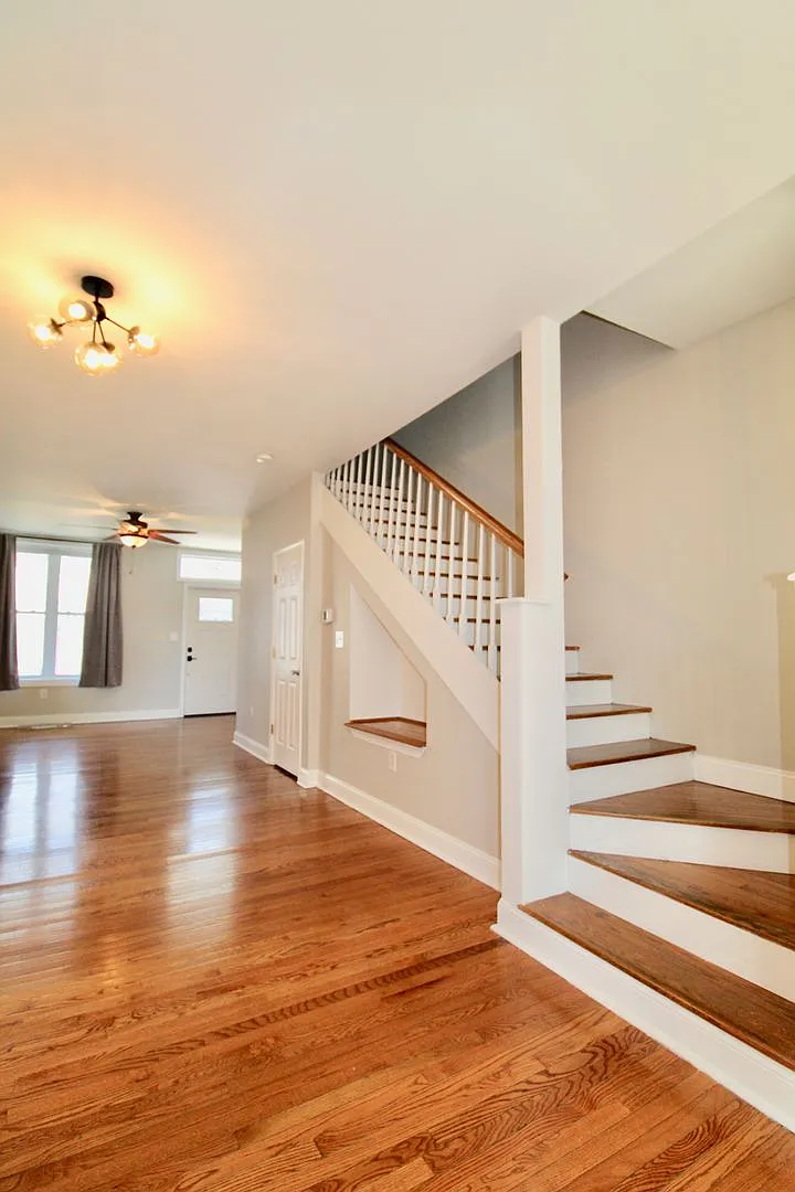 Gorgeous Single Family Home in Midtown — Photo 4