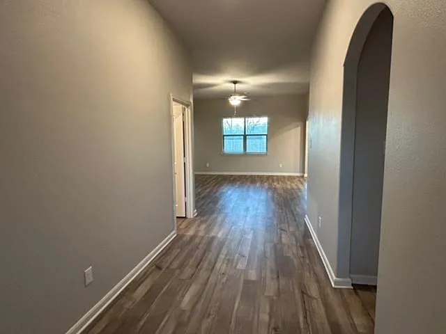 1117 Wheatfield Ln — Photo 2