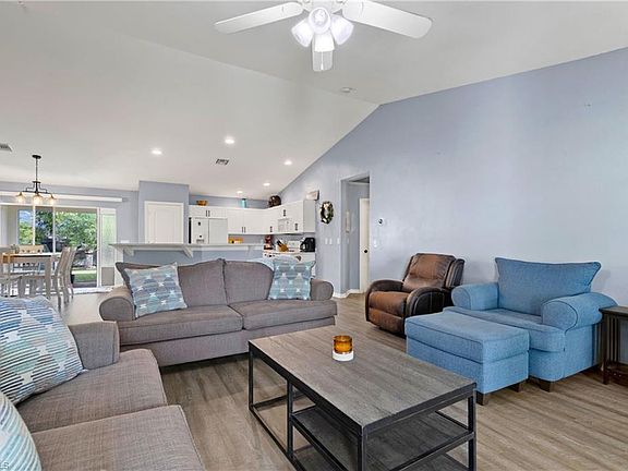 5th image of 1005 NE 36th Ter
