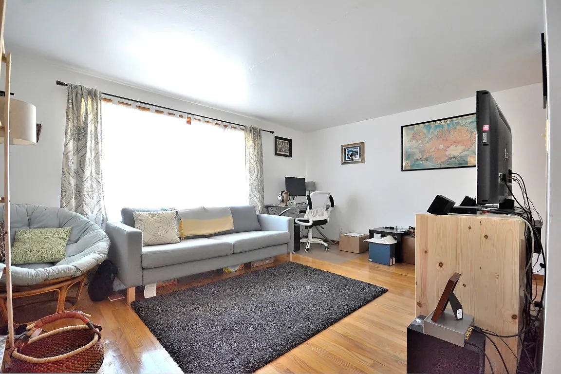 1 bed, 850 sqft, $1,749 — Photo 2