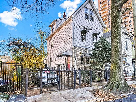 2nd image of 3030 Bronx Park E #1