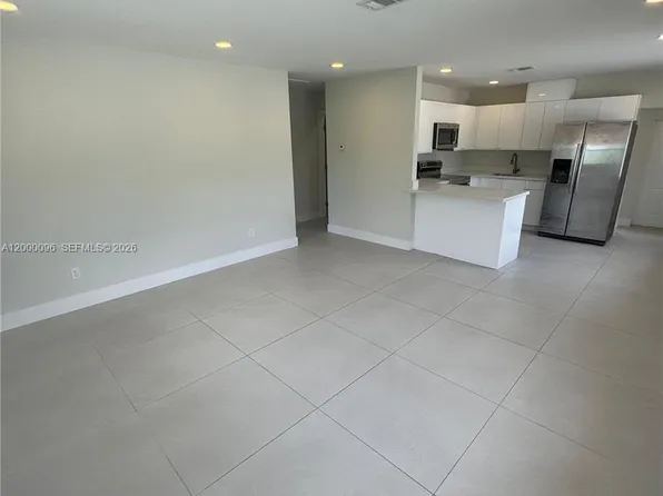 850 NW 109th St, Miami, FL 33168