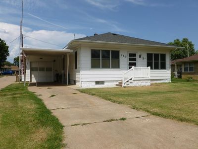 160 W 4th St, Hoisington, KS, 67544