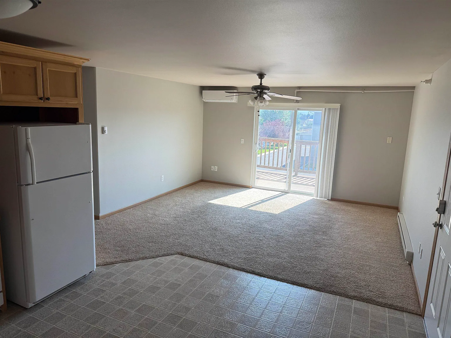 2 bed, 2.0 bath, 958 sqft, $1,450 — Photo 2