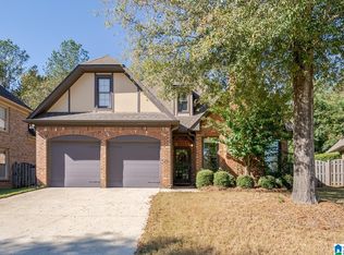 2327 Abbeyglen Cir, Hoover, AL 35226