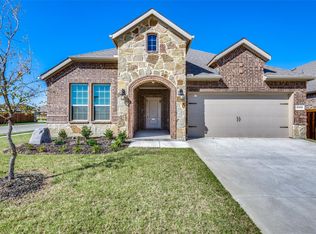 3205 Platinum Rd, Aubrey, TX 76227