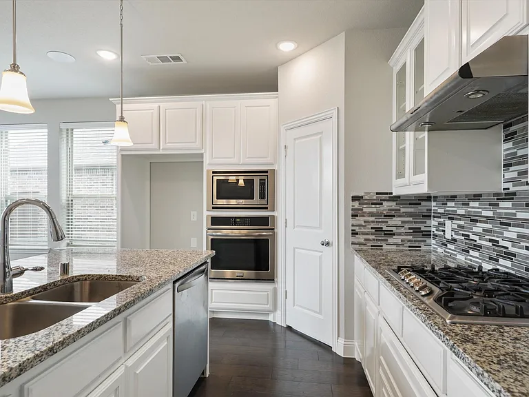 9920 Bitterroot Dr — Photo 5