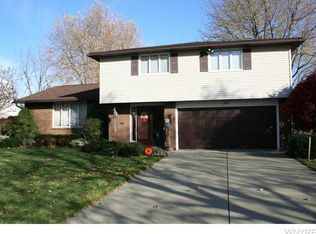 145 Ranch Trl, Williamsville, NY 14221