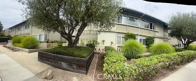 1728 Westcliff Dr #18 — Photo 1