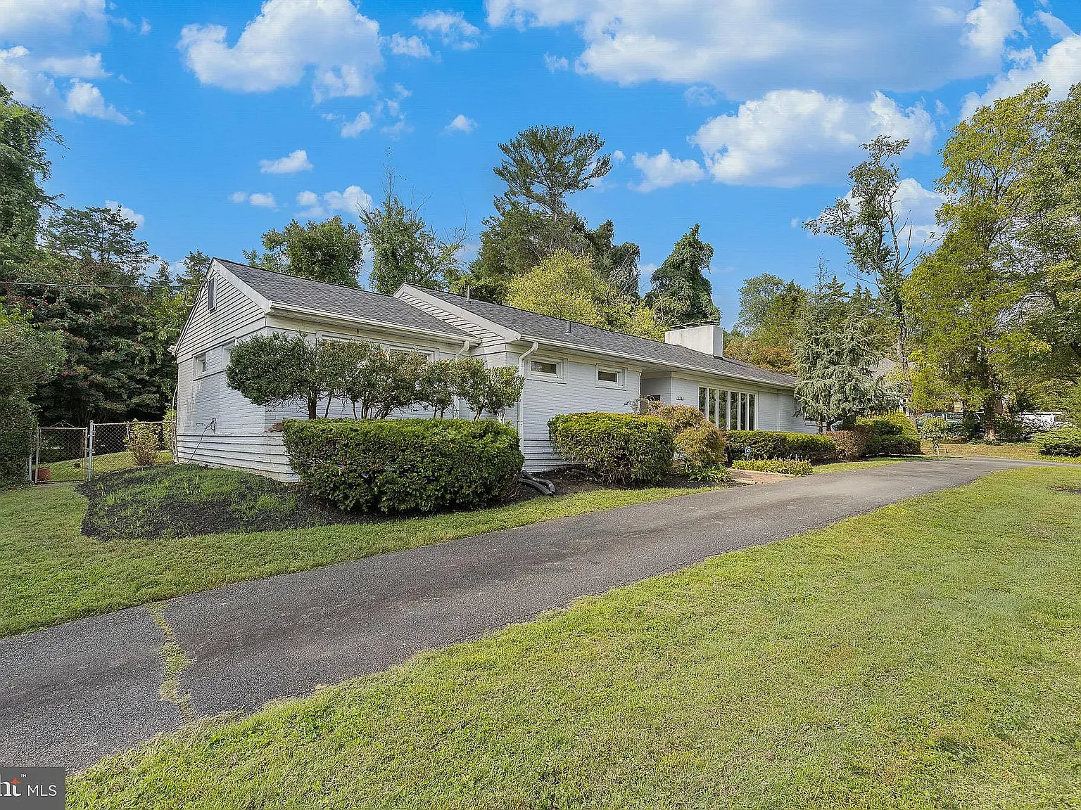 4 bed, 3.5 bath, 2846 sqft, $8,000 — Photo 3