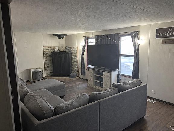 2nd image of 321 N Iowa St