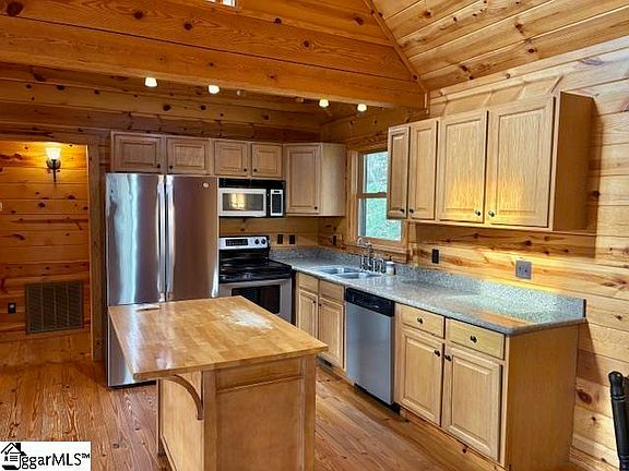 4th image of 17 River Rock Ct