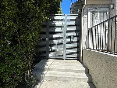 2nd image of 4934-212 Coldwater Canyon Ave