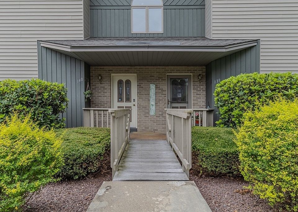 1st image of 140 Pine Grove Dr