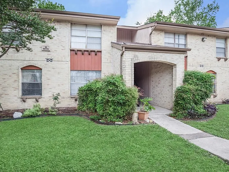 Forest Oaks — Photo 10