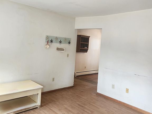 5th image of 290 Scotland Road