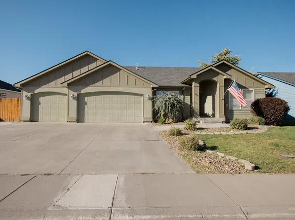 166 NE Windy St, Mountain Home, ID 83647