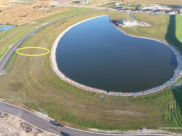 210 Josie Dr N, Aberdeen, SD 57401