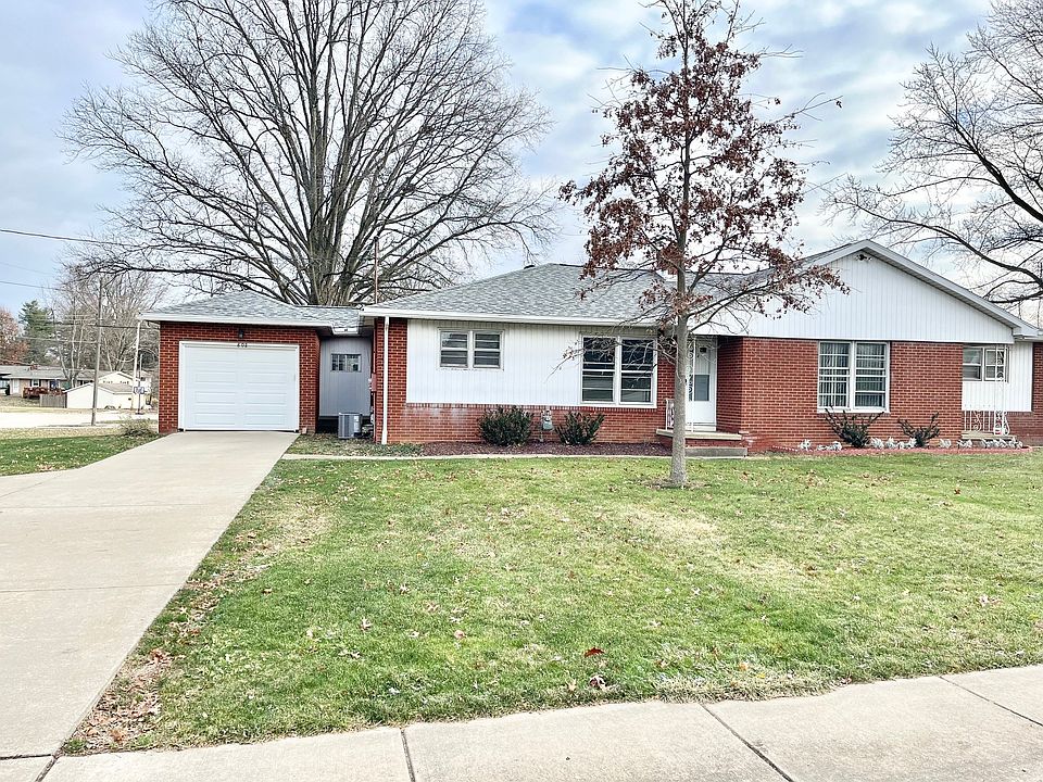 Very large front and side yard provides space for endless outdoor activities.