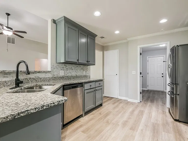844 Pinnacle Dr — Photo 10