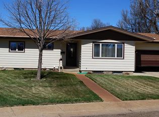 221 Benton St, Dickinson, ND 58601
