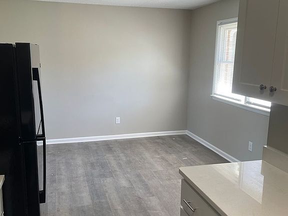 4th image of 1008 Claremont Ave