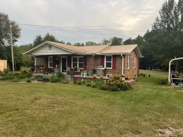 2143 Deep Creek Rd NW, Dewy Rose, GA 30634