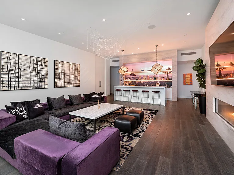 1814 N Doheny Dr — Photo 43