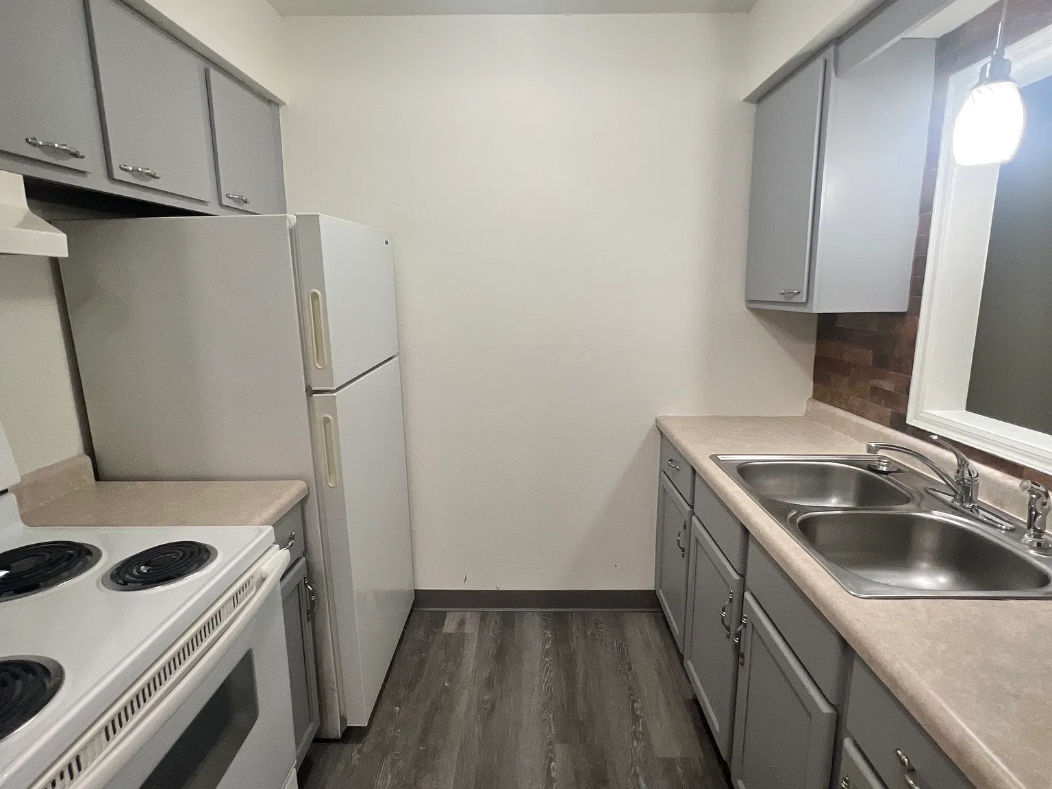 2 bed, 875 sqft, $1,076 — Photo 3