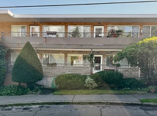 1701 E Mercer St APT 4, Seattle, WA 98112