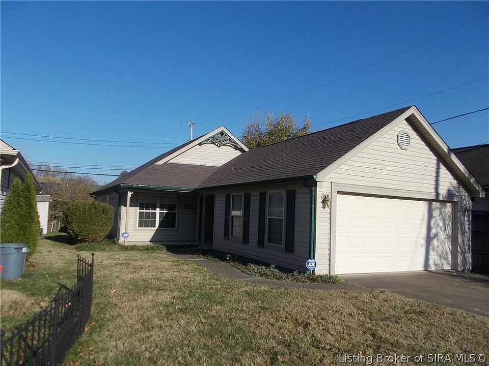 1st image of 900 Carriage House Ct