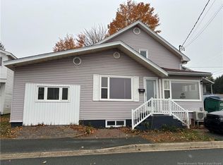 310 Riverside Dr, Bathurst, NB E2A 2L9