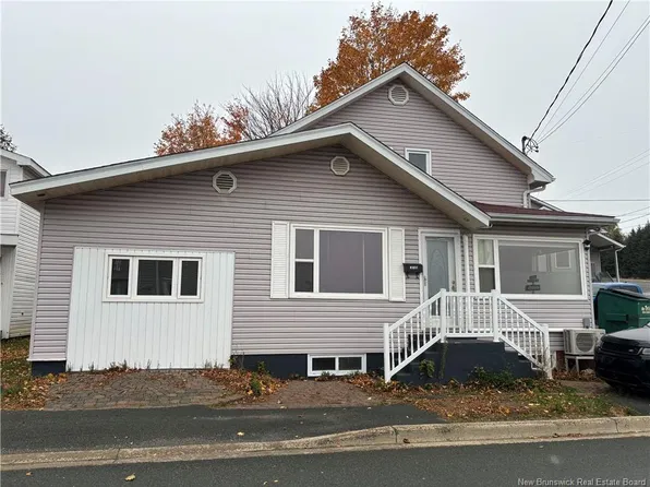 310 Riverside Dr, Bathurst, NB E2A 2L9