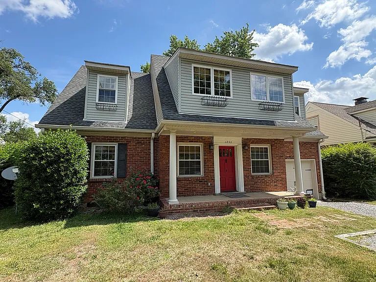 1233 Plymouth Ave — Photo 2