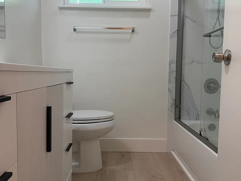 Full bath upstairs with tub