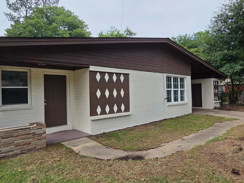 2509 Marianne St