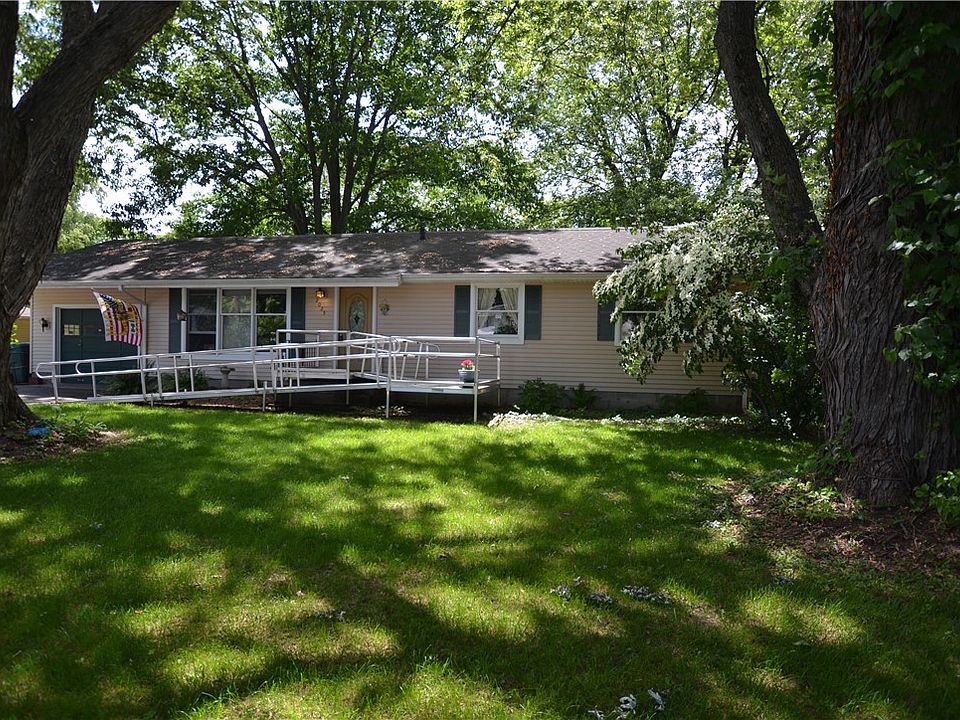 1st image of 2025 Meadow Dr