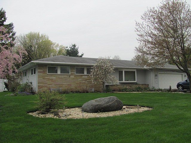 1st image of 850 Mowry Dr