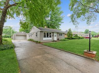 2203 Wing St, Rolling Meadows, IL 60008