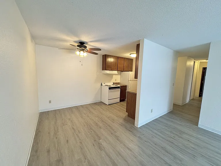 956 Place Apartments — Photo 6